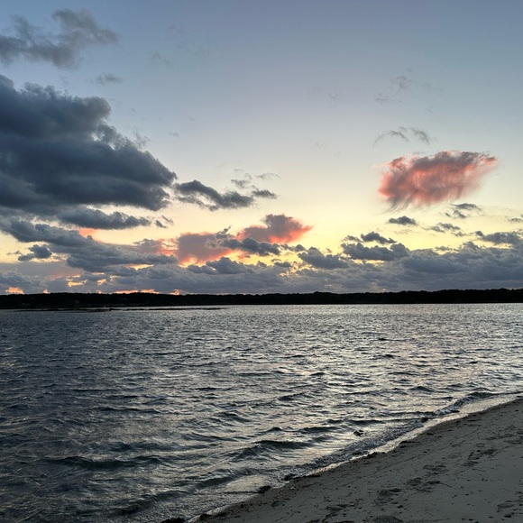 Meet your Posher, Tiffany - Picture 1 of 1